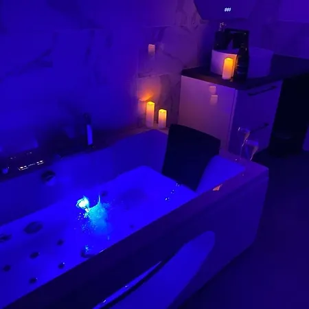 Trog'love: Balneo Detente Dans Troglodyte Apartment *