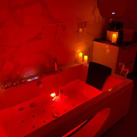 Trog'love: Balneo Detente Dans Troglodyte * Tours