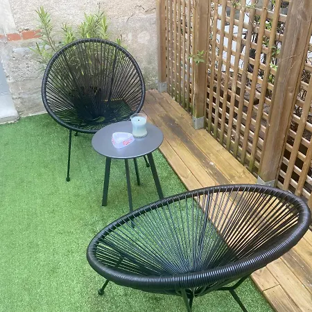 Trog'love: Balneo Detente Dans Troglodyte Daire