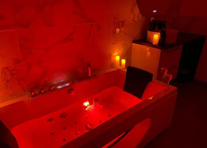 Trog'love: Balneo Detente Dans Troglodyte * Tours